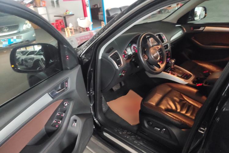 Used Audi Q5 2017 Plus 40 TFSI Technology Model