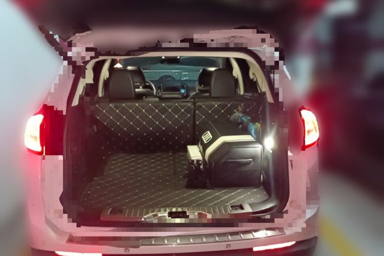 Used Ford Edge 2015 2.0T GTDi Four-Wheel Drive Prestige Model Trunk