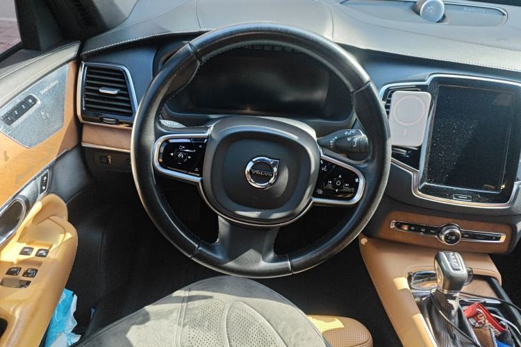 Used Volvo XC90 2017 T6 Prestige 7-Seater Steering Wheel