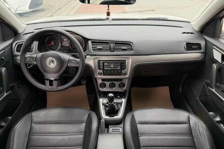 Used Volkswagen Lavida 2013 Revised Version 1.4 TSI Manual Luxury Edition Interior 1