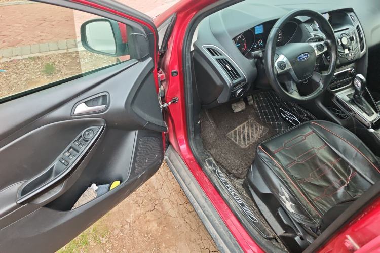 Used Ford Focus 2012 Hatchback 1.6L Automatic Fashion Edition