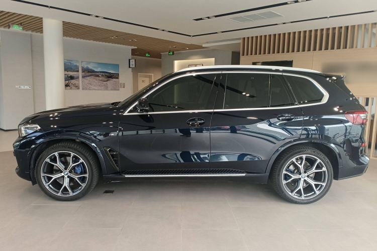 Used BMW X5 2022 xDrive40i Luxury Edition M Sport Package
