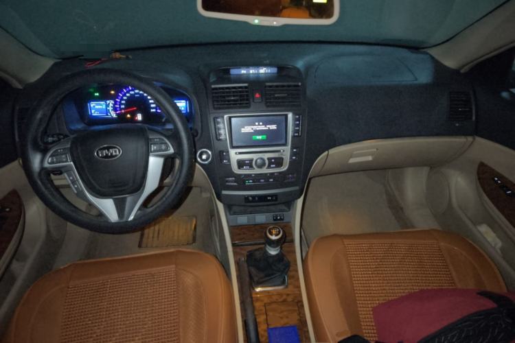 Used BYD G6 2011 1.5T Manual Luxury Edition
