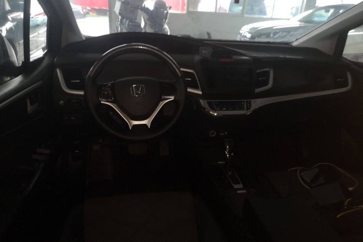 Used Honda Jade 2013 1.8L automatic Comfort version 5 seats