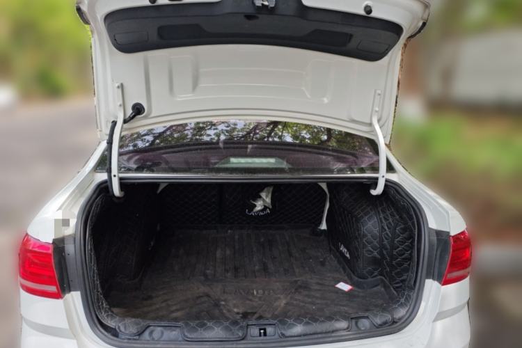 Used Volkswagen Lavida 2017 1.6L Manual Comfort Edition