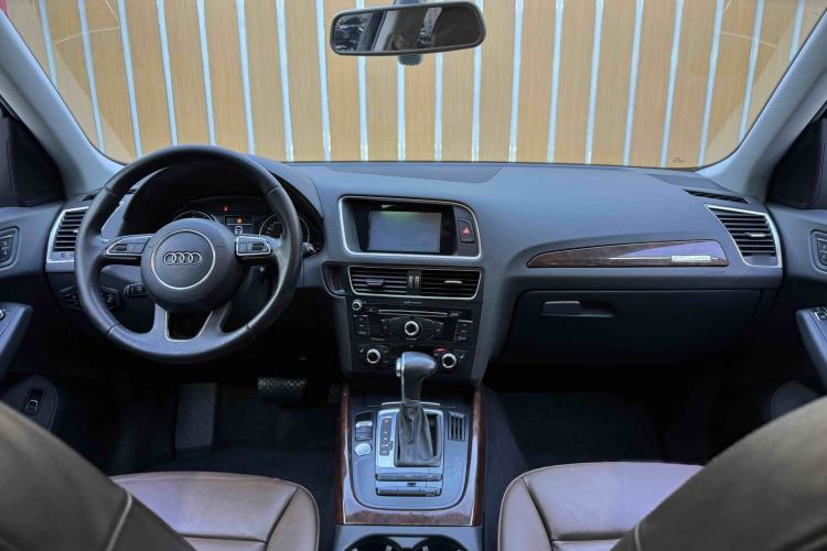 Used Audi Q5 2016 40 TFSI Technology Edition Interior 2