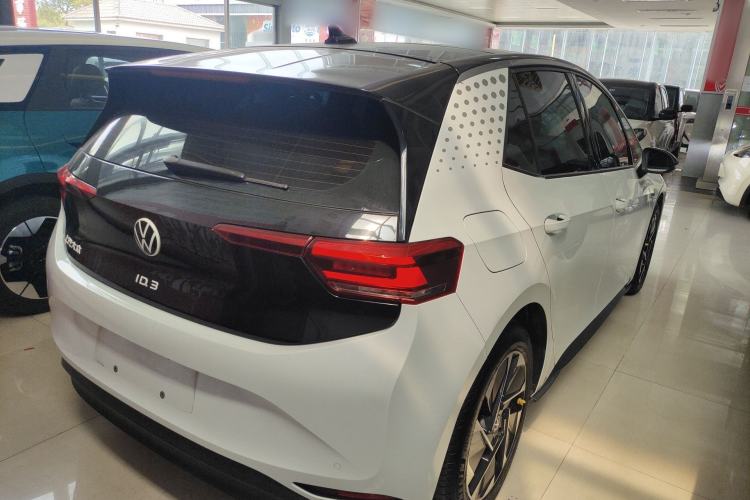 Used Volkswagen ID.3 2022 Pure Edition Rear Right 45 Deg