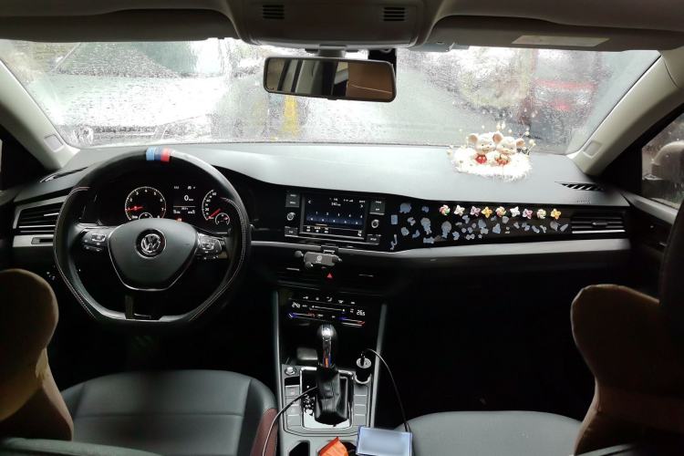 Used Volkswagen Bora 2020 1.5L Automatic Elite Version Center Console