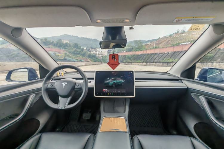 Used Tesla Model Y 2024 Long-Range All-Wheel-Drive Version