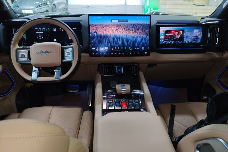 Used Formula Leopard 8 2025 Smart & Brave Flagship Edition 7 Seats Interior 2