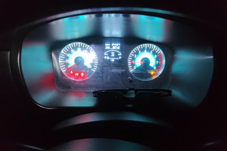 Used Jinbei Gold Hiace M Classic 2022 Panda Edition 1.5L Travel Lion Passenger Van 5 Seats