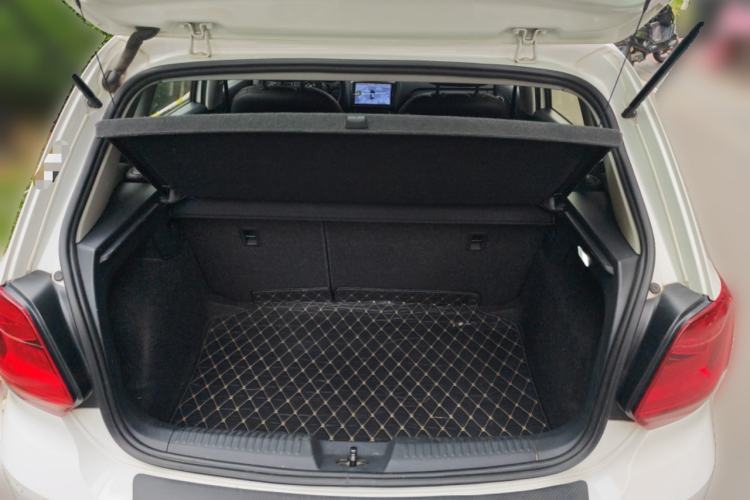 Used Volkswagen Polo 2016 1.6L Automatic Comfort Model Trunk