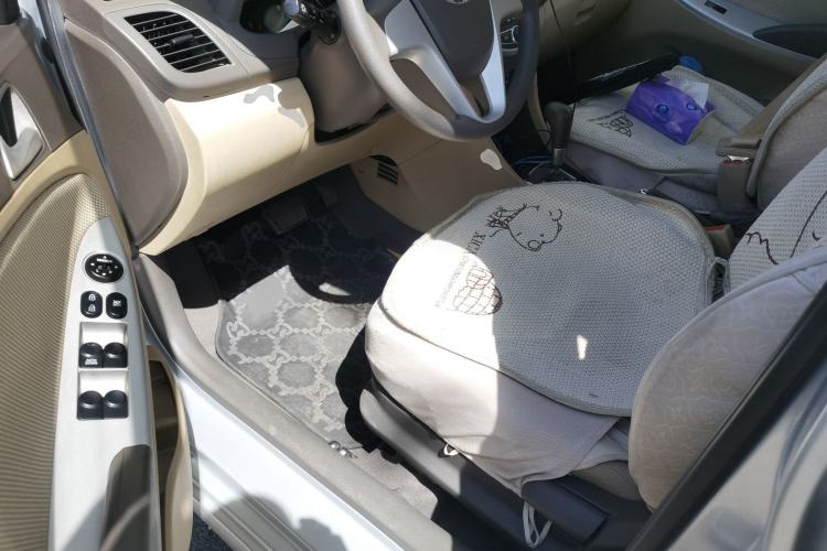 Used Hyundai Verna (older generation) 2010 Sedan 1.4L Automatic Fashionable GT Model Driver Seat