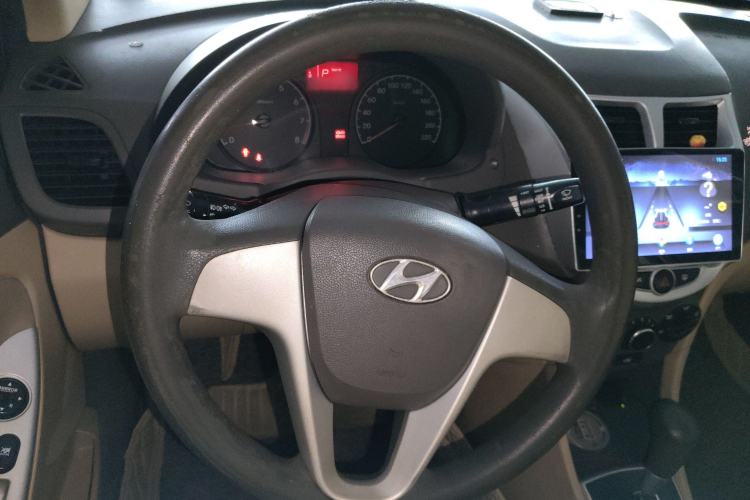 Used Hyundai Verna (older generation) 2013 Sedan 1.4L Automatic Standard GL Model Steering Wheel