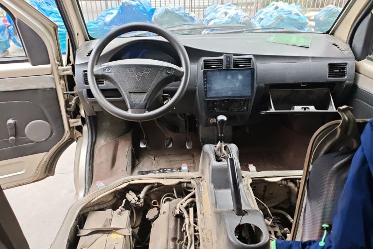 Used Wuling Rongguang 2011 1.2L Base Version
