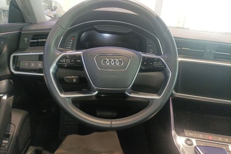 Used Audi A7L 2024 45TFSI S-line Dream-Building Edition Flow Crystal Package Steering Wheel