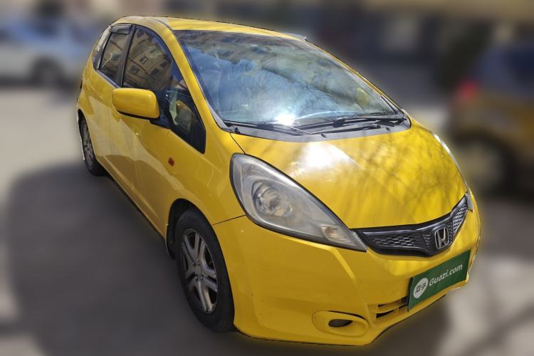 Used Honda Fit 2011 1.3L automatic comfort version Front Right 45 Deg