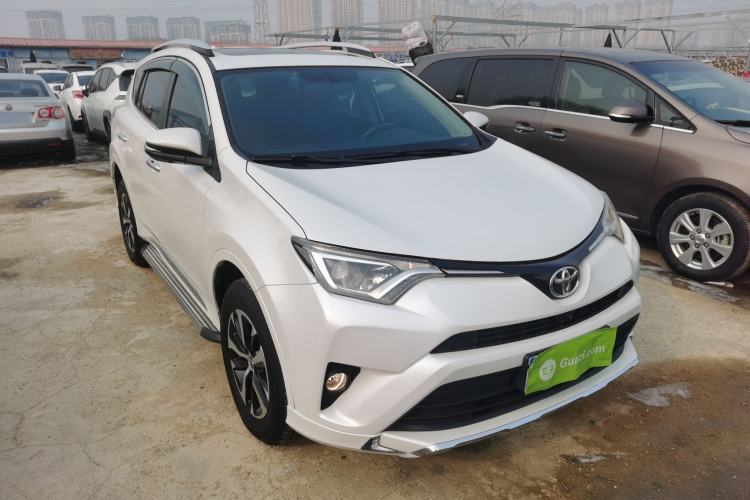 Used Toyota RAV4 2016 2.0L CVT Two-Wheel Drive Comfort Edition China V Standard