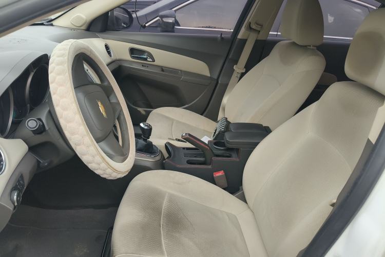 Used Chevrolet Cruze 2015 1.5L Classic SL MT Left Front Seat