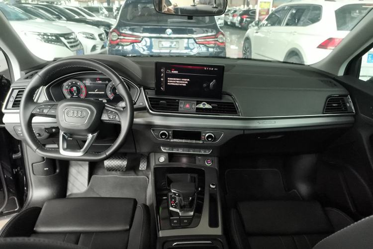 Used Audi Q5L 2022 40T Fashionable and Dynamic Model Center Console
