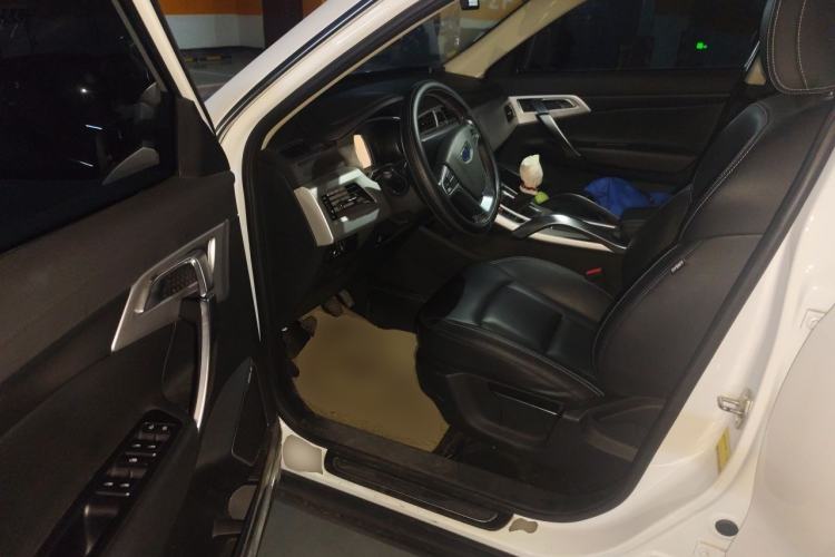 Used Geely Auto Emgrand X7 Sport 2016 2.0L Manual Smart Connect Version