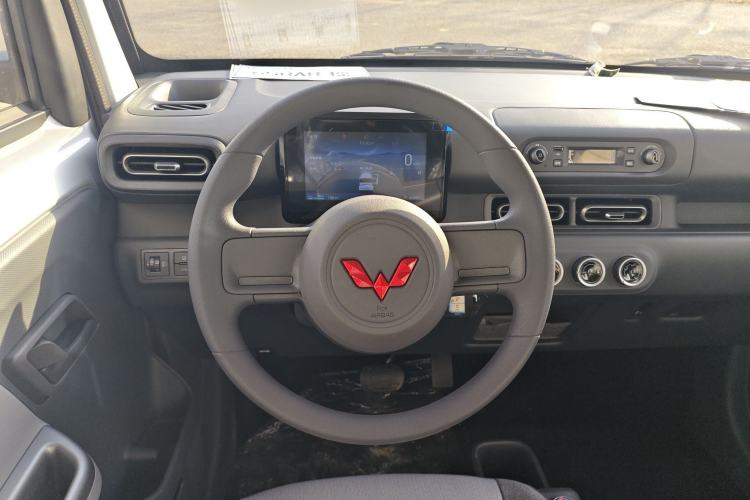 Used Wuling Zhiguang New Energy 2025 Model 305km Ambitious Edition