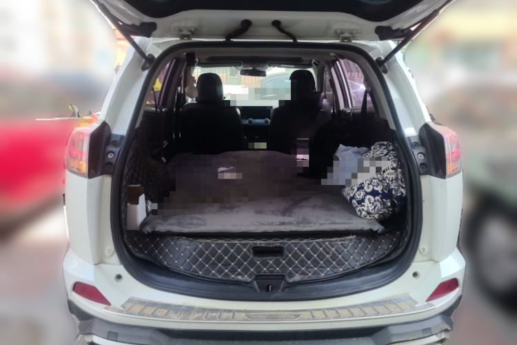 Used Toyota RAV4 2016 2.0L CVT Two-Wheel Drive Fashion Edition China V Standard Trunk