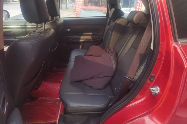 Used Mitsubishi Outlander 2018 2.0L Two-Wheel Drive Glory Edition 5 Seats
