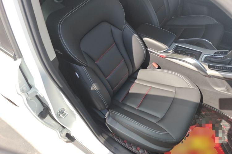 Used Geely Auto Emgrand X7 Sport 2018 1.8TD Automatic Two-Wheel Drive Smart Connect 4G Internet Edition Right Front Seat