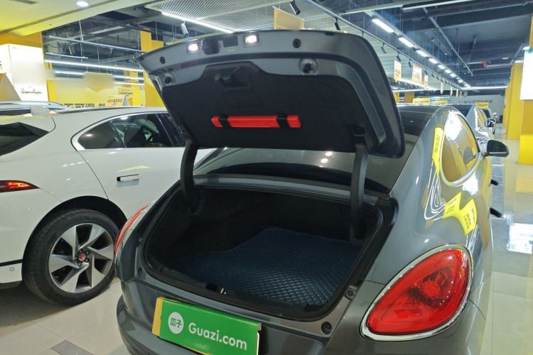 Used ORA Lightning Cat 2022 555 km Luxury Edition
