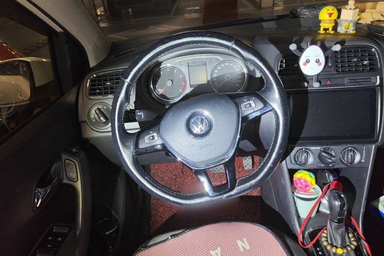 Used Volkswagen Polo 2016 1.6L Automatic Comfort Model