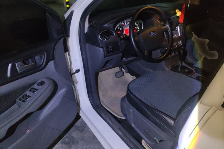 Used Ford Focus 2013 Hatchback Classic 1.8L Automatic Base Model