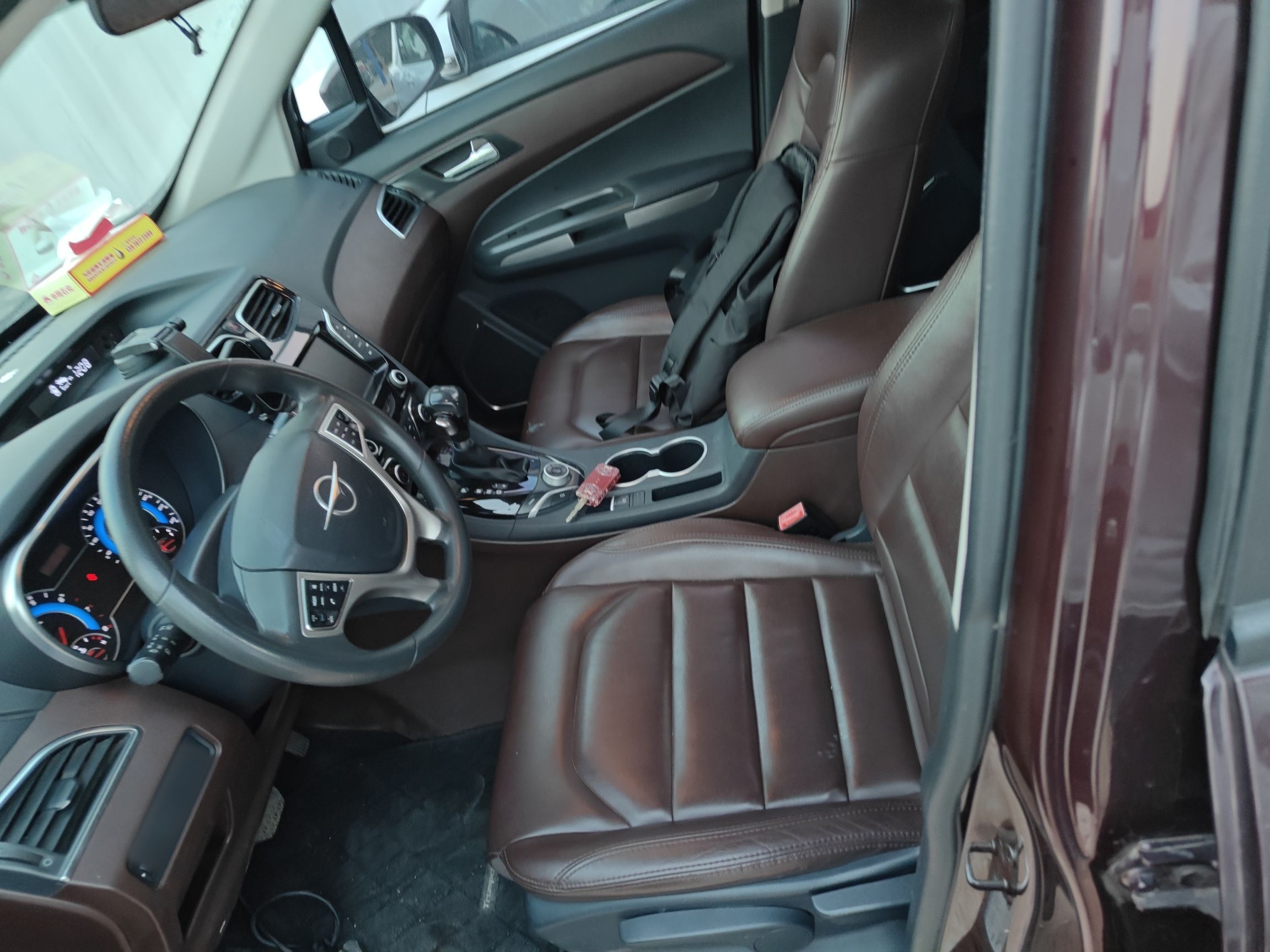 Переднее сиденье в автомобиле