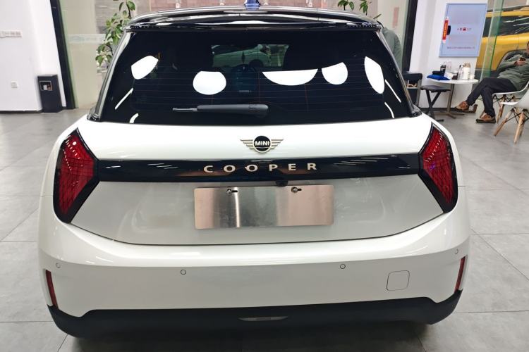 Used MINI Electric MINI COOPER 2024 456km COOPER E Classic Edition
