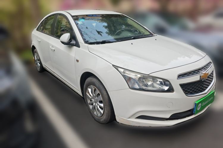 Used Chevrolet Cruze 2015 1.5L Classic SL MT Front Right 45 Deg