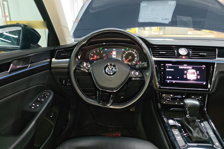 Used Volkswagen Phideon 2019 380TSI Two-Wheel Drive Business Edition China VI Standard
