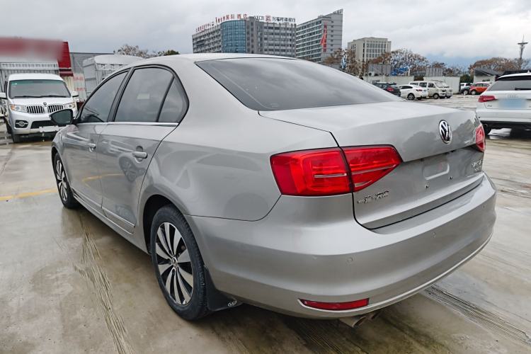 Used Volkswagen Sagitar 2017 230TSI Automatic Comfort Version
