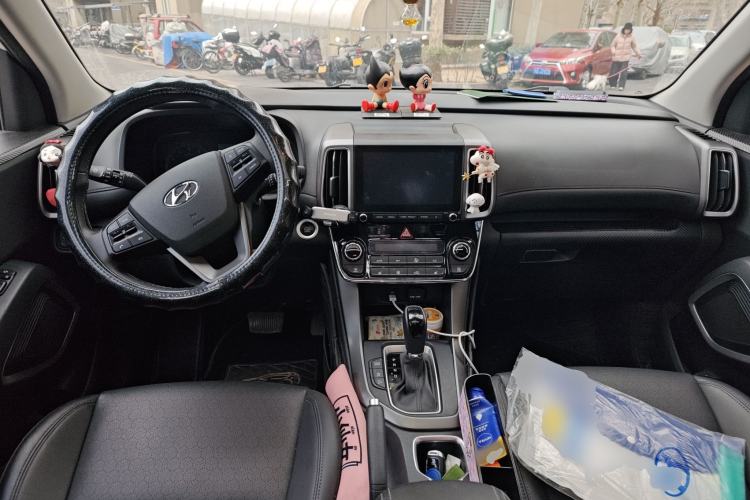 Used Hyundai ix35 2019 2.0L Automatic 2WD Zhiyong·Changlian Edition China V Standard Center Console