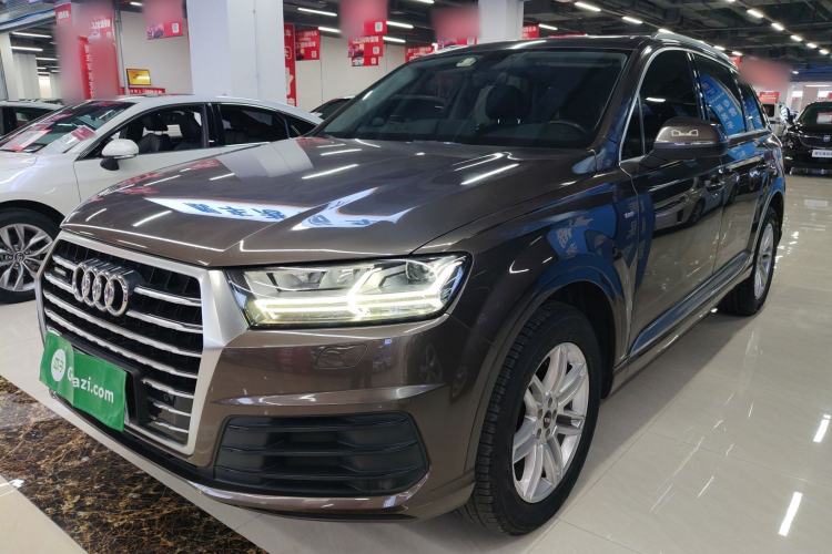 Used Audi Q7 2018 40 TFSI Comfort Model