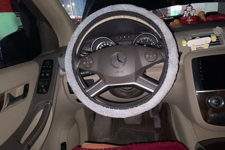 Used Mercedes-Benz R-Class 2011 R 350 L 4MATIC Steering Wheel