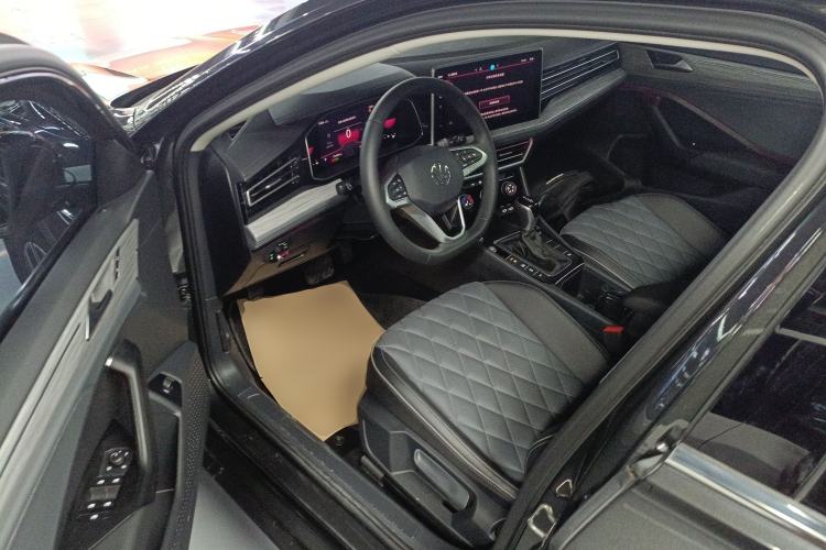 Used Volkswagen Sagitar 2025 Revised 300TSI DSG Excellence Edition Driver Seat