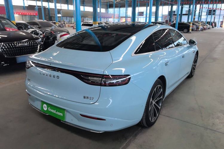 Used Hima Luxeed S7 2025 785 km Ultra