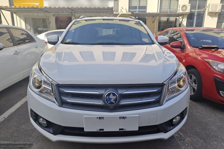 Used Venucia T70 2015 2.0L CVT Smart Edition