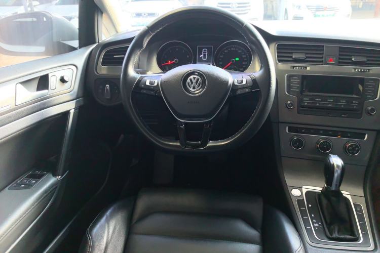 Used Volkswagen Golf 2015 1.4TSI Automatic Luxury Model