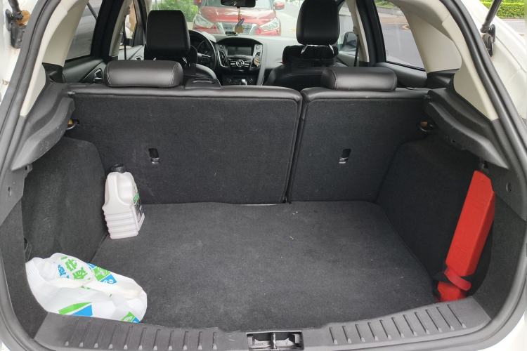 Used Ford Focus 2017 Hatchback EcoBoost 125 Automatic - Ultra-Powerful Style Edition with Smart Drive Features Trunk