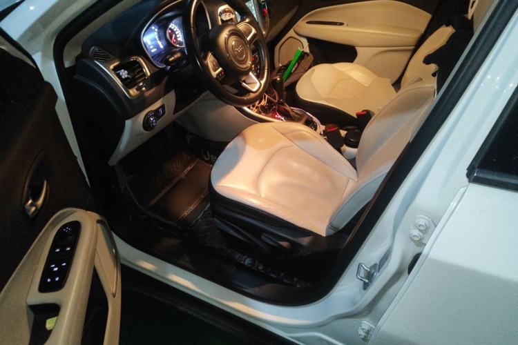 Used Jeep Compass 2017 200T Automatic Family Edition
