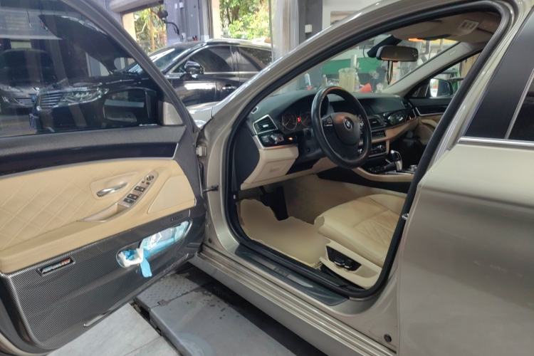 Used BMW 5 Series 2011 528Li Leading Model