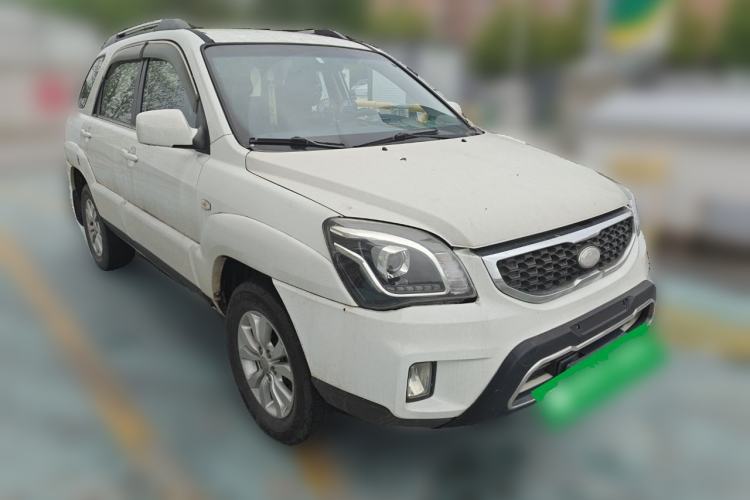 Used Kia Sportage 2013 2.0L Manual Two-Wheel Drive GL Trim Front Right 45 Deg