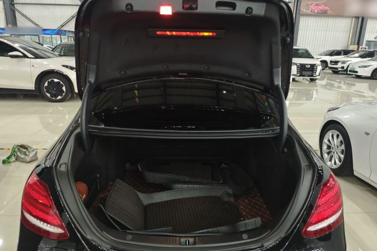 Used Mercedes-Benz E-Class 2019 E 260 L
