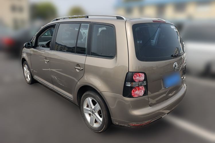 Used Volkswagen Touran 2015 1.4T DSG Comfort Edition 5 Seats Rear Left 45 Deg